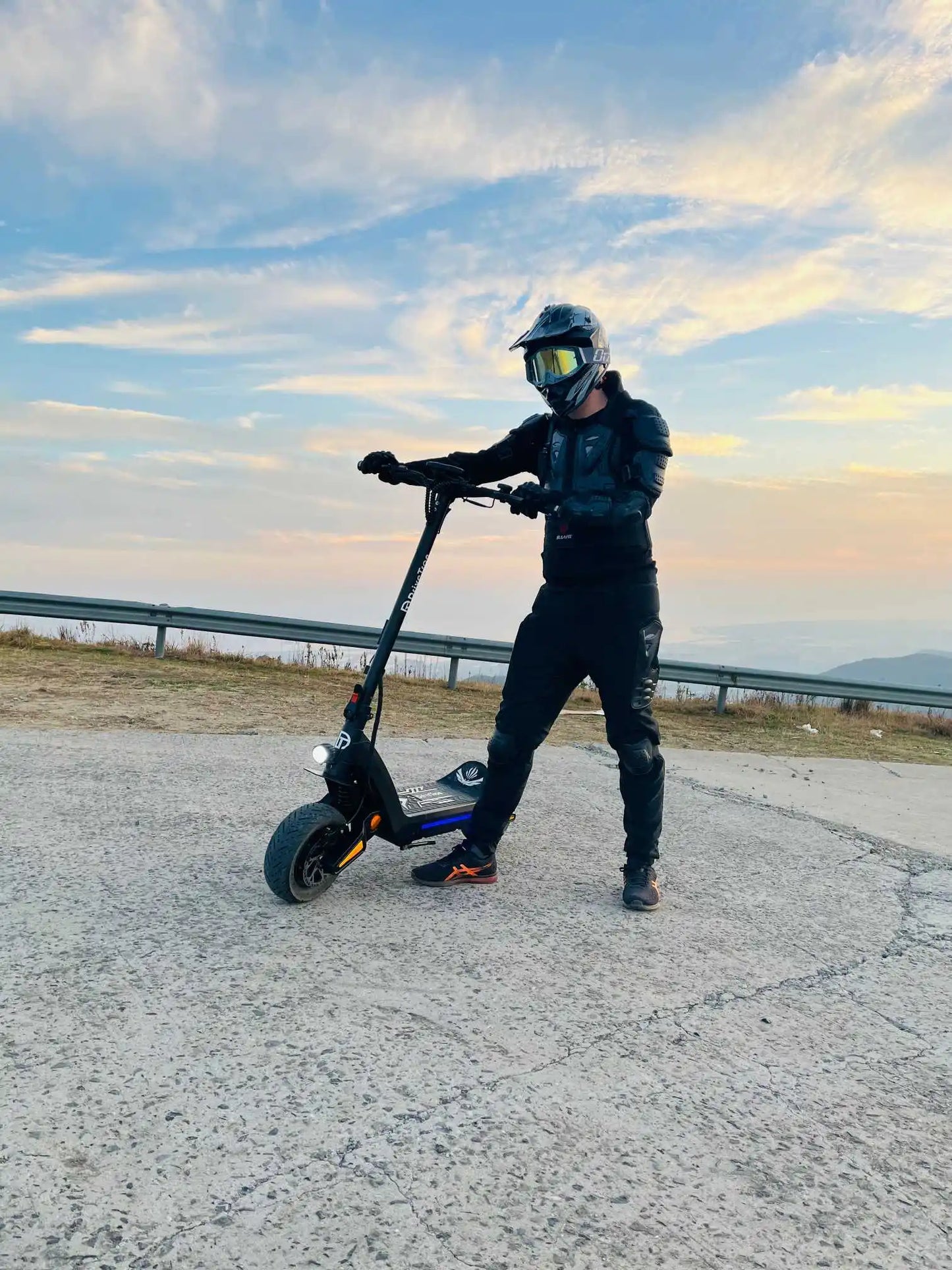 Adult Electric Scooter 6000w Powerful Hydraulic Absorber Brake Double Motor