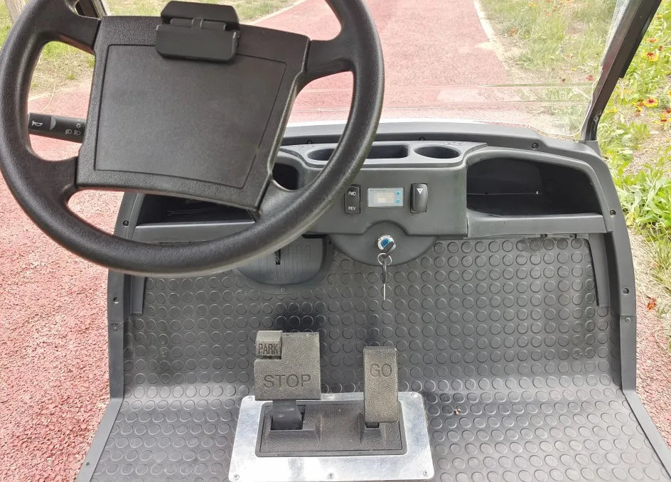 Latest Trends Golf Carts 48V 4KW Motor 2 4 Seater Golf Buggy Cart Electric with Golf Bag Straps and Basket