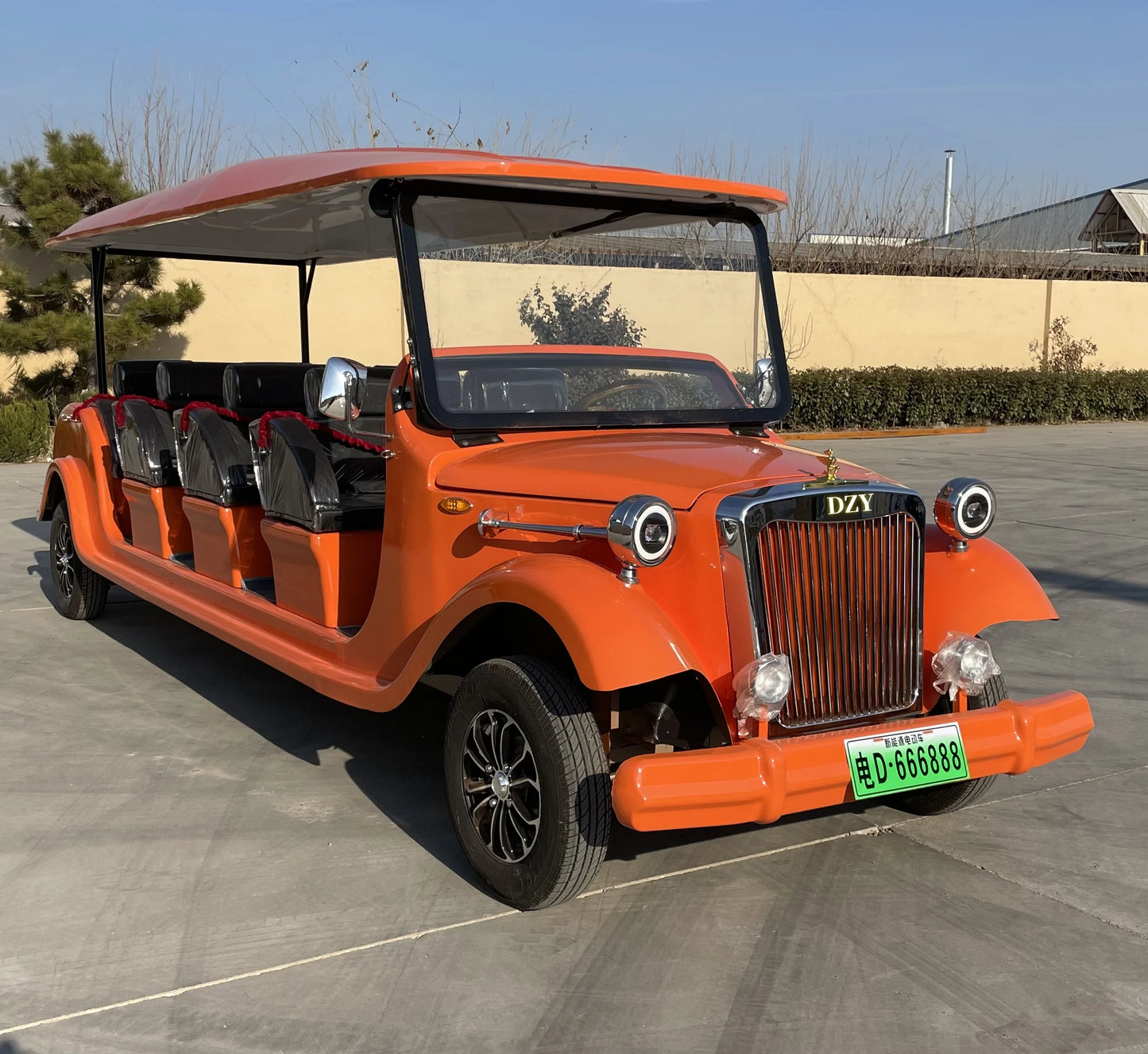 Luxury classic electric vintage car sightseeing shuttle bus, retro vintage car park, amusement park and scenic area shuttle bus