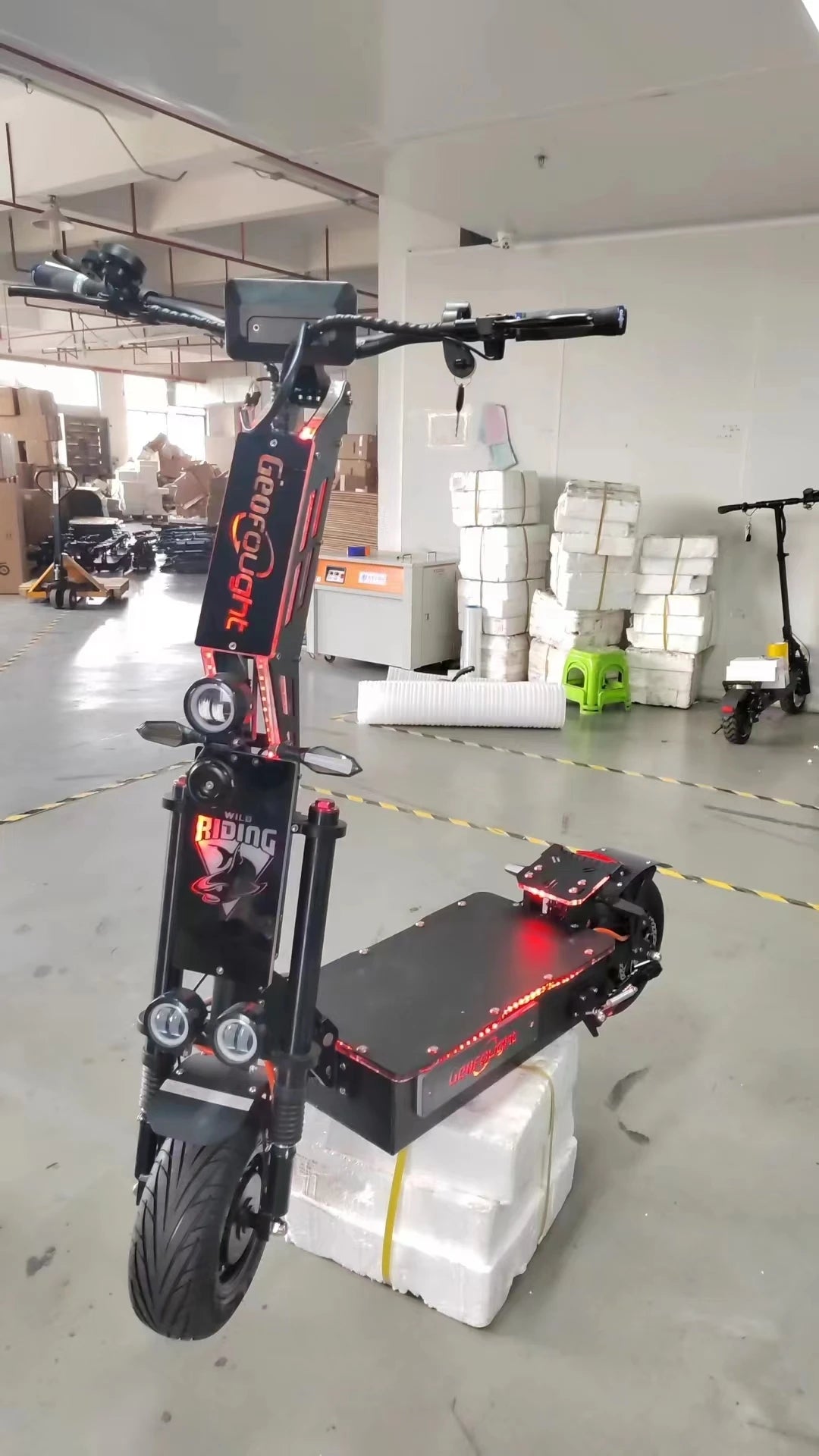 Geofought 14 Inch Dual Motor 72V 8000W Powful 120KM/H Speed Foldable Wholesale DDP Sports Electric Scooter